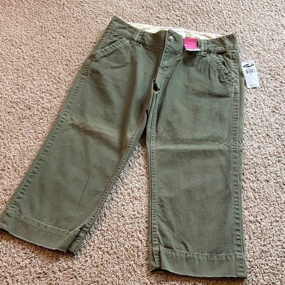 Vintage Old Navy NWT Army Green Capris
